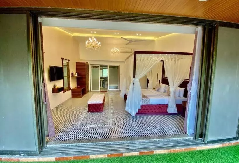 ホテル Zaras Resort Khandala