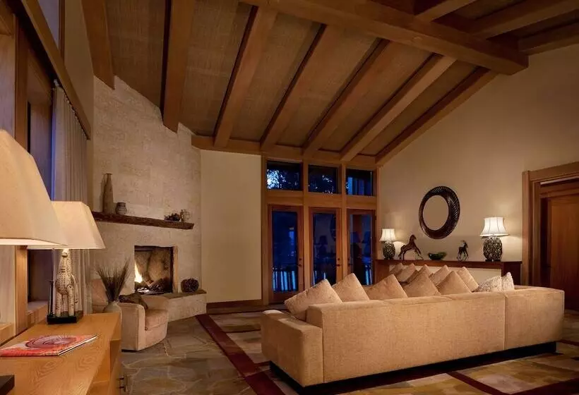 Obsidian Residence Club