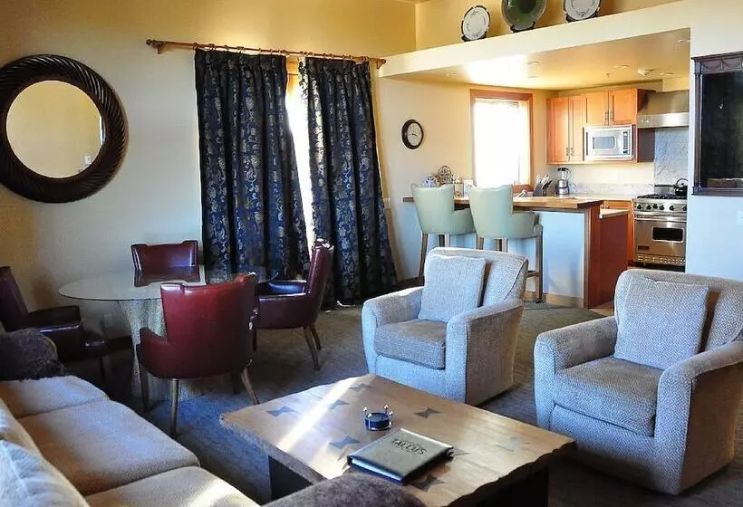 Obsidian Residence Club