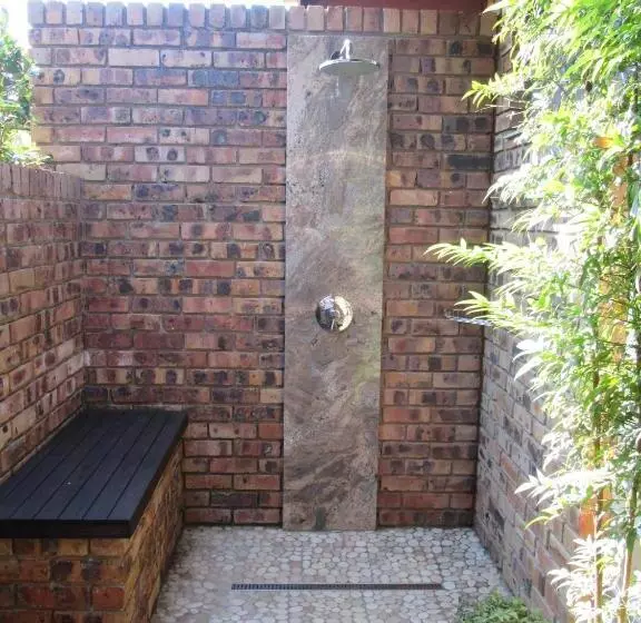 بنسيون Schneiders Boutique