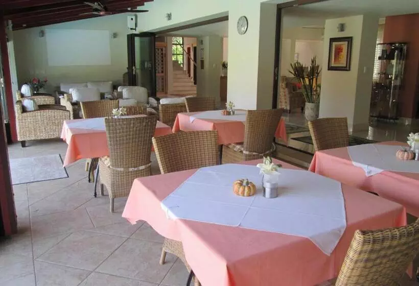 بنسيون Schneiders Boutique