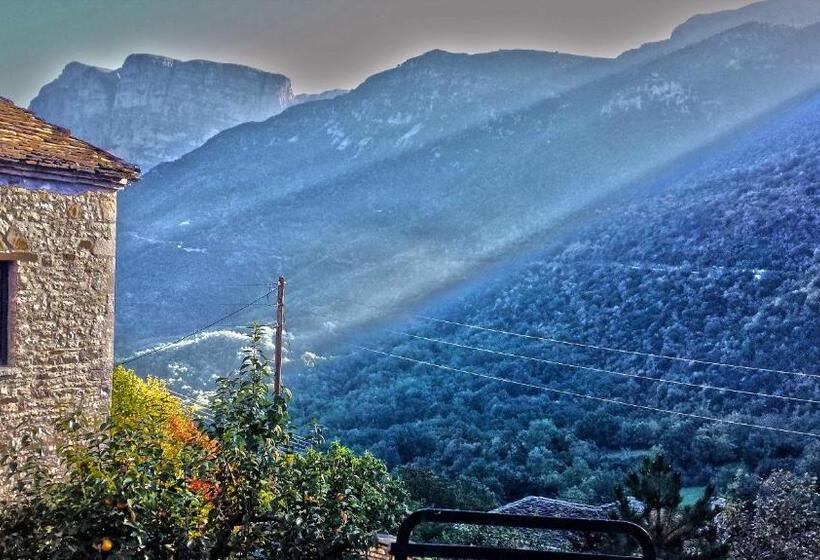 Dilofo Hotel Luxury Suites