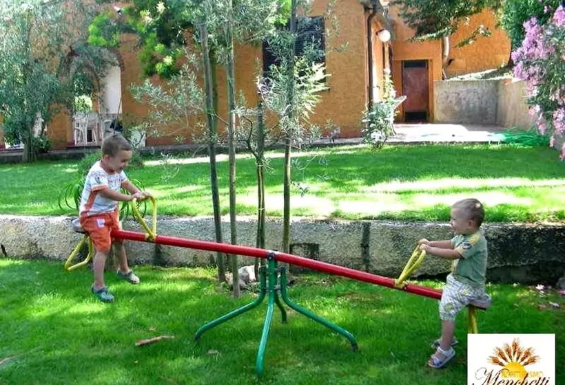 ホテル Agriturismo Menchetti