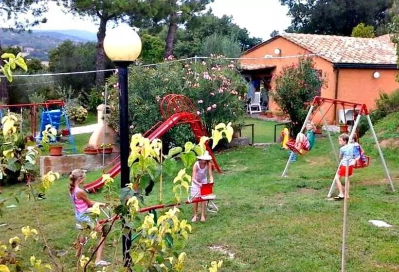 ホテル Agriturismo Menchetti