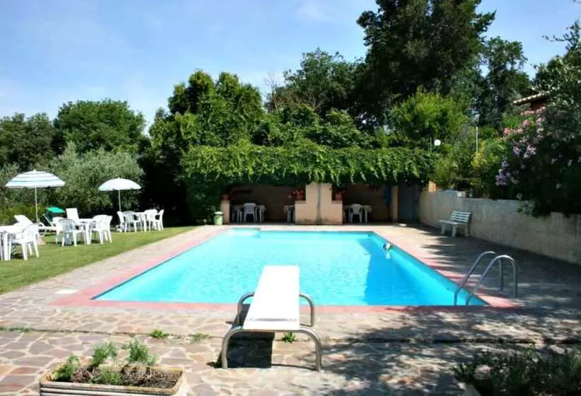 ホテル Agriturismo Menchetti