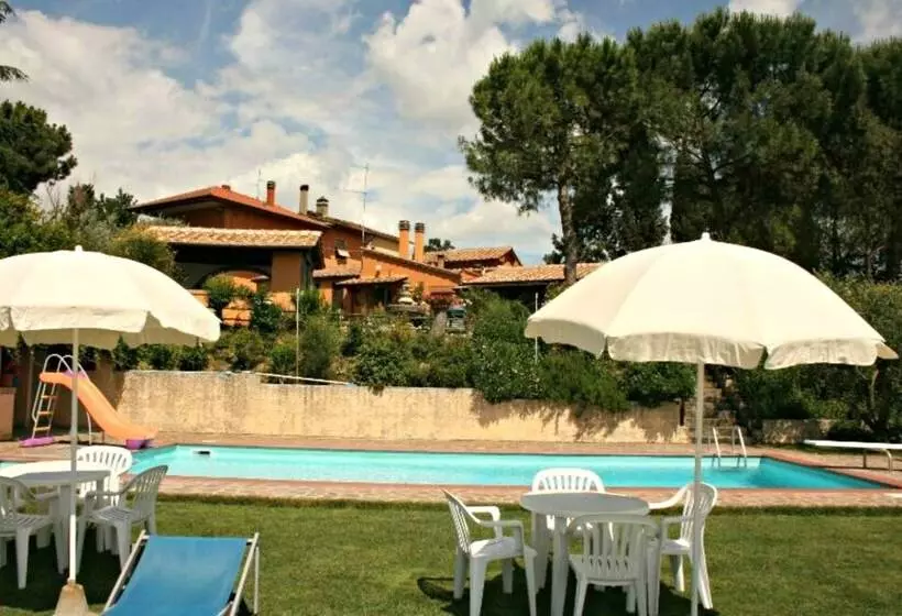 ホテル Agriturismo Menchetti