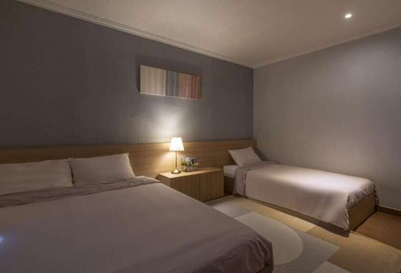 בית מלון כפרי Jeju Ellui