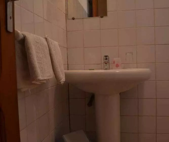 هتل L'aquarius Marina 2000