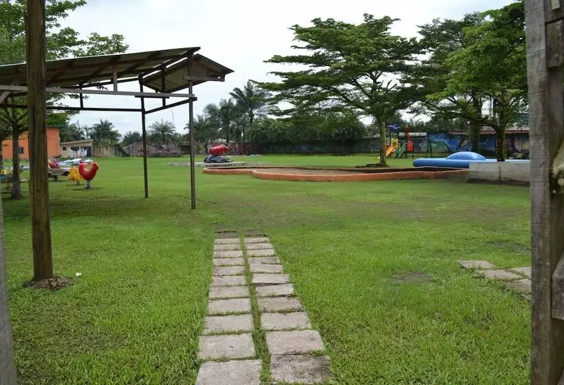 هتل L'aquarius Marina 2000