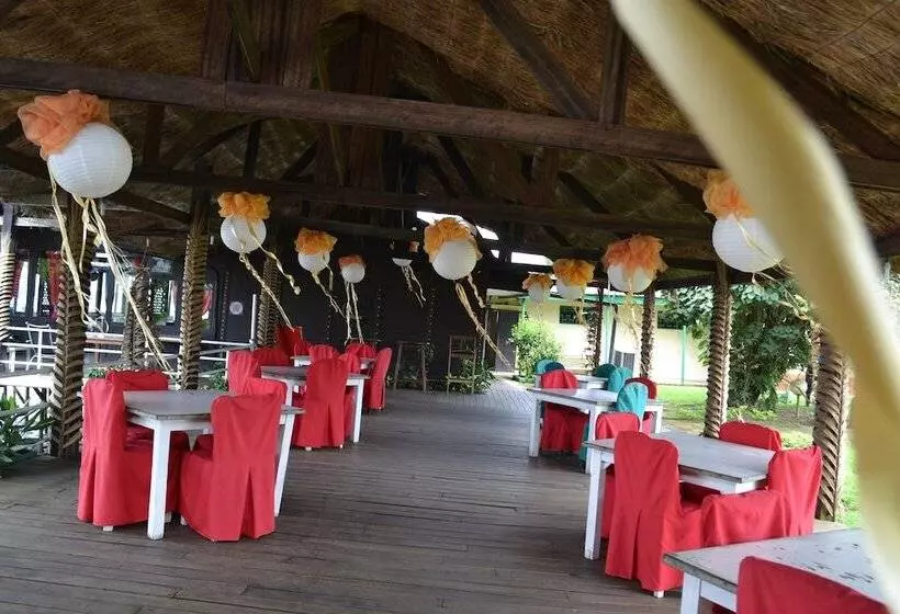 هتل L'aquarius Marina 2000