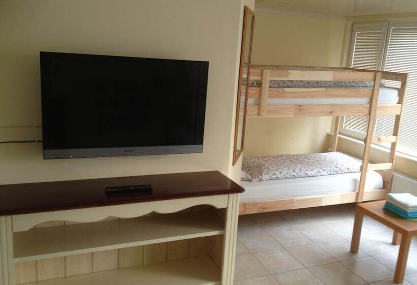 Hotel Hostel Lakeside