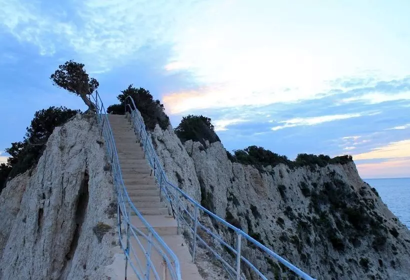 Argo Maisonettes & Suites