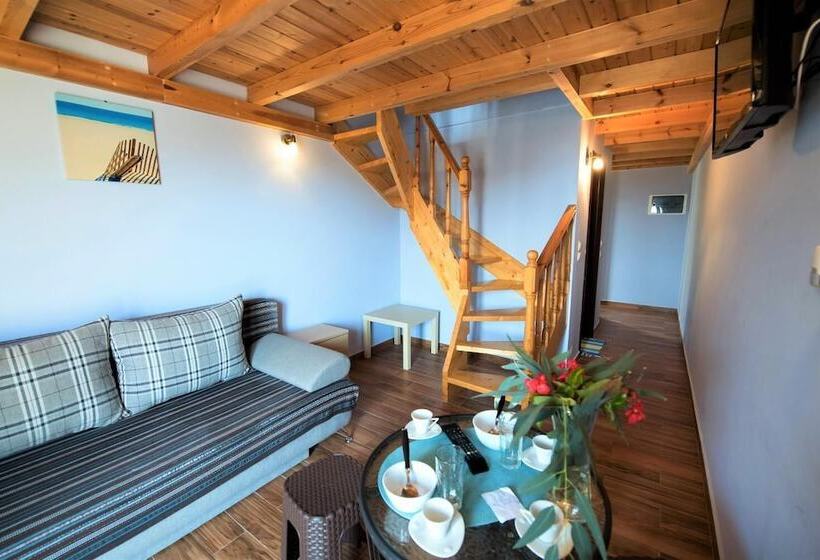 Argo Maisonettes & Suites