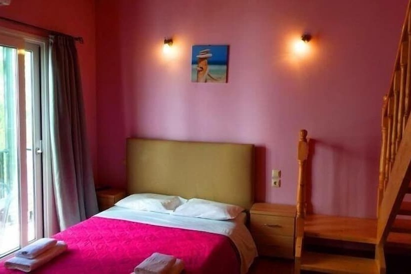 Argo Maisonettes & Suites