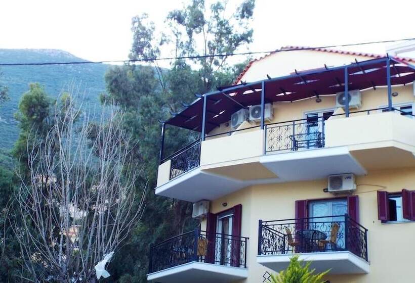 Argo Maisonettes & Suites