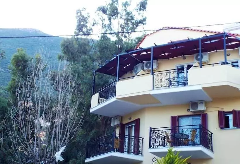 Argo Maisonettes & Suites