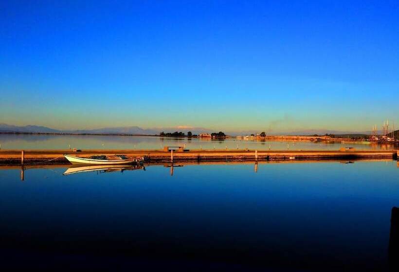 Argo Maisonettes & Suites