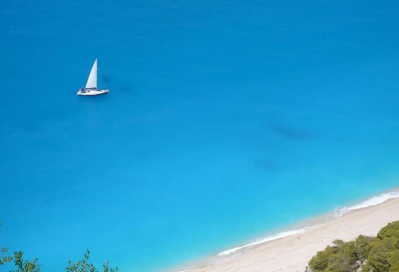 Argo Maisonettes & Suites