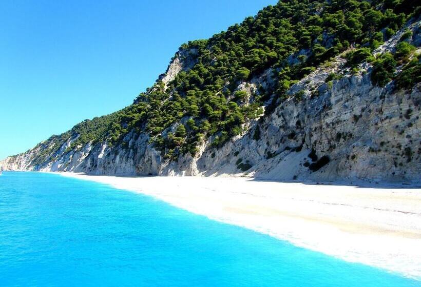 Argo Maisonettes & Suites