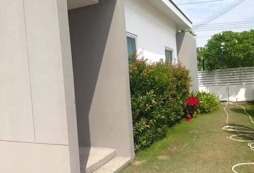 Baan Sarinya Pool Villa