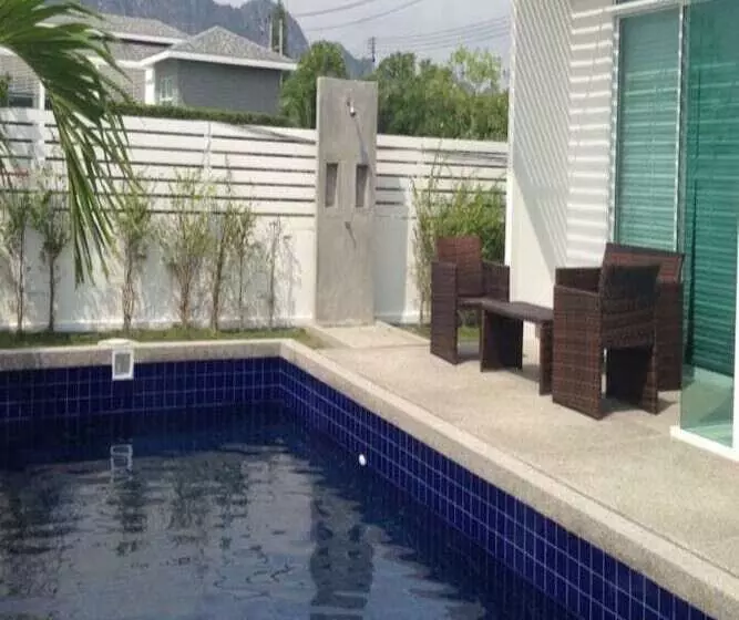 Baan Sarinya Pool Villa
