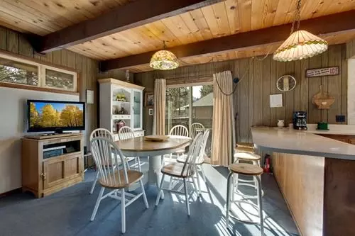 Hotel 890 Candlewood Relaxing Tahoe Cabin