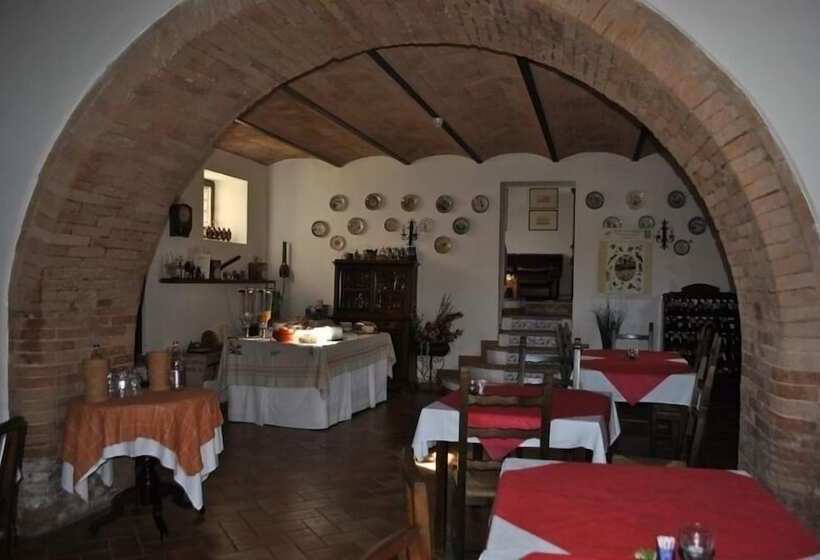 فندق Agriturismo Podere Ficareto