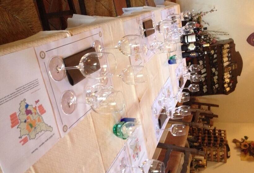 فندق Agriturismo Podere Ficareto