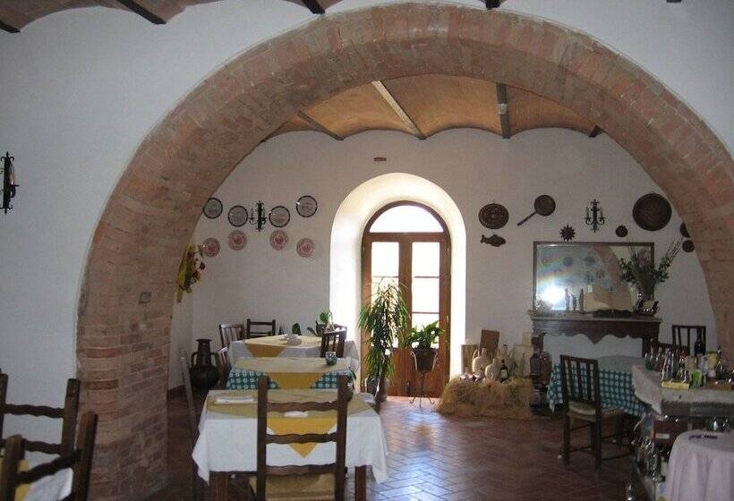 فندق Agriturismo Podere Ficareto