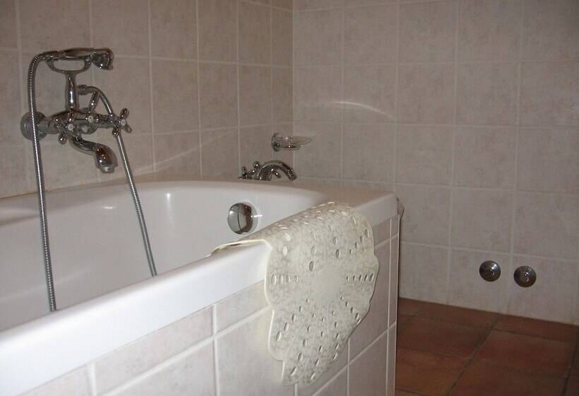 فندق Agriturismo Podere Ficareto