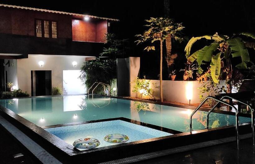 فندق Cherai Beach Residency