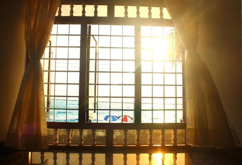 فندق Cherai Beach Residency