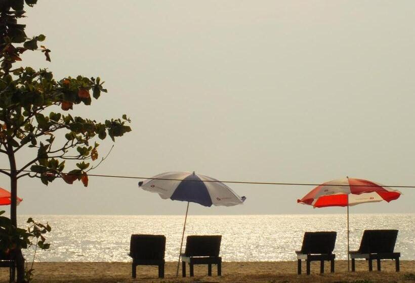 فندق Cherai Beach Residency
