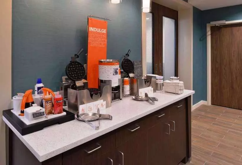 Отель Hampton Inn Leavenworth