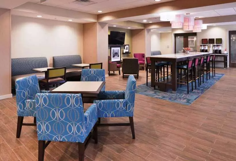 Отель Hampton Inn Leavenworth