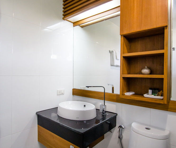 Отель Phuplaces Bangsaen