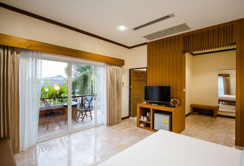 Отель Phuplaces Bangsaen