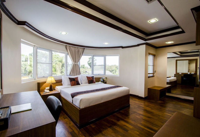 Отель Phuplaces Bangsaen