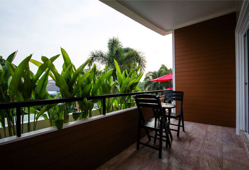 Отель Phuplaces Bangsaen