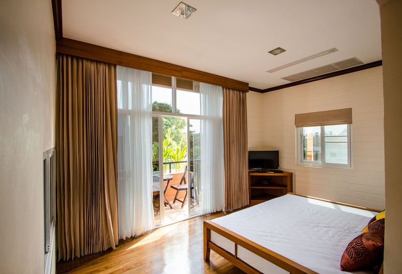 Отель Phuplaces Bangsaen