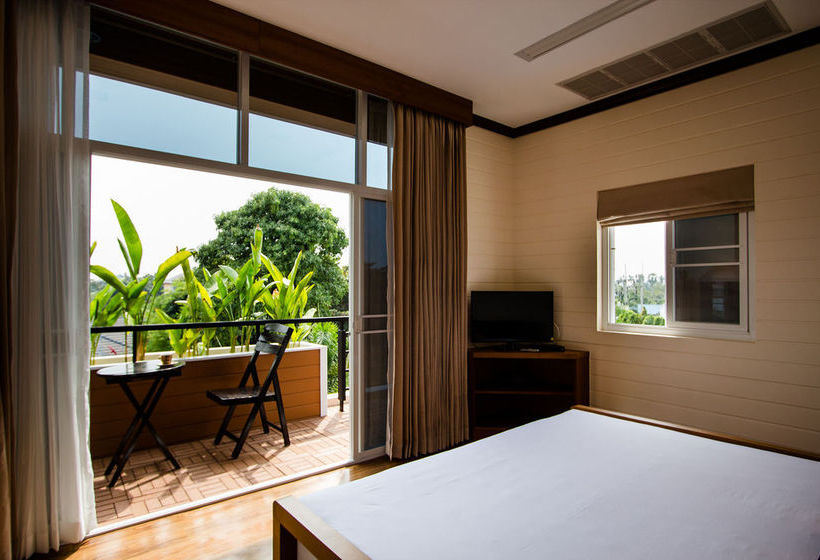 Отель Phuplaces Bangsaen