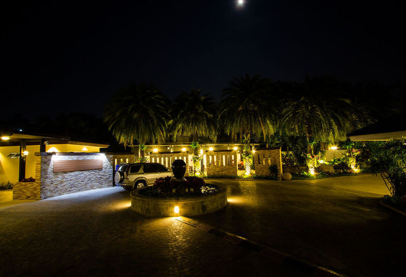 Отель Phuplaces Bangsaen