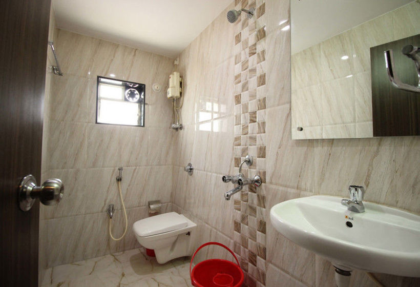 Отель Q Deck Rooms