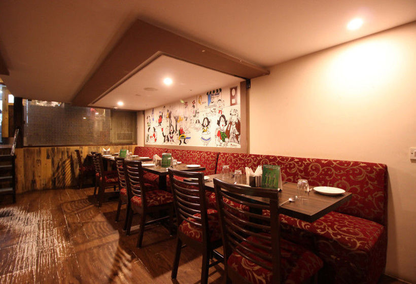 Отель Q Deck Rooms