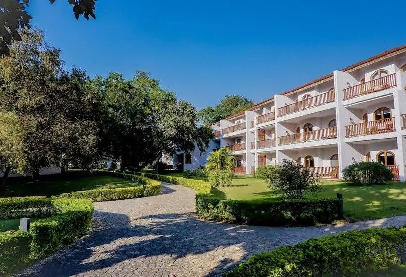 هتل Sanctum Inle Resort