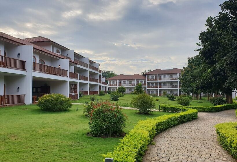 هتل Sanctum Inle Resort