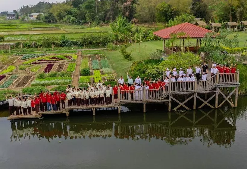 هتل Sanctum Inle Resort