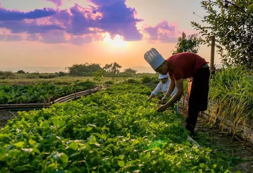 هتل Sanctum Inle Resort