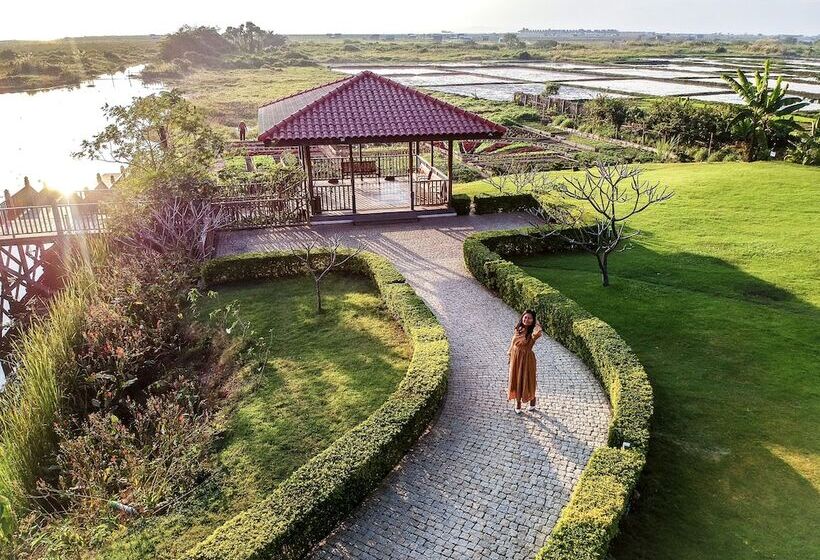 هتل Sanctum Inle Resort