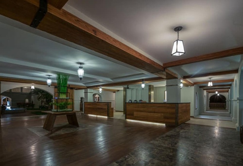 هتل Sanctum Inle Resort